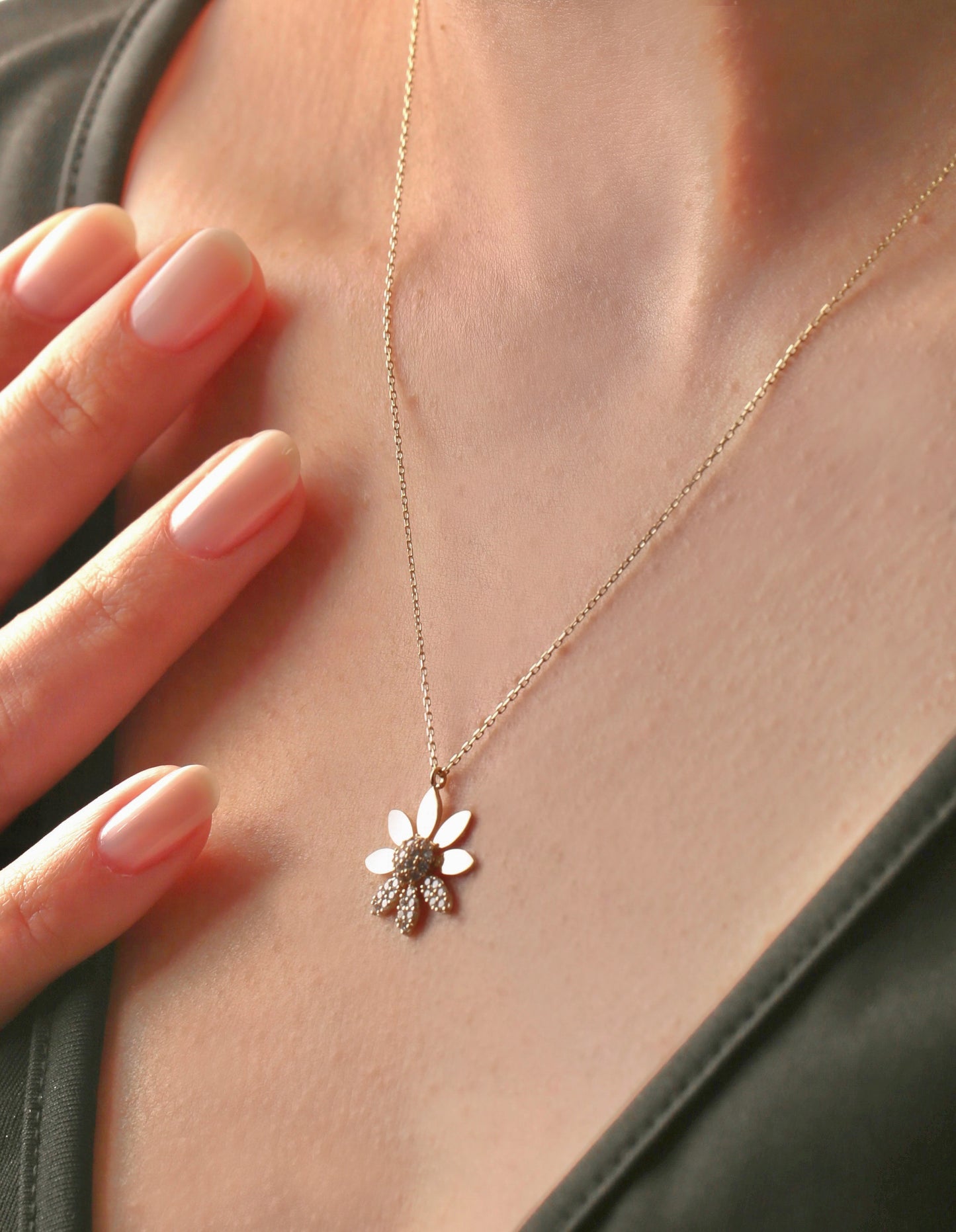 Flower  Daisy Charm Necklace